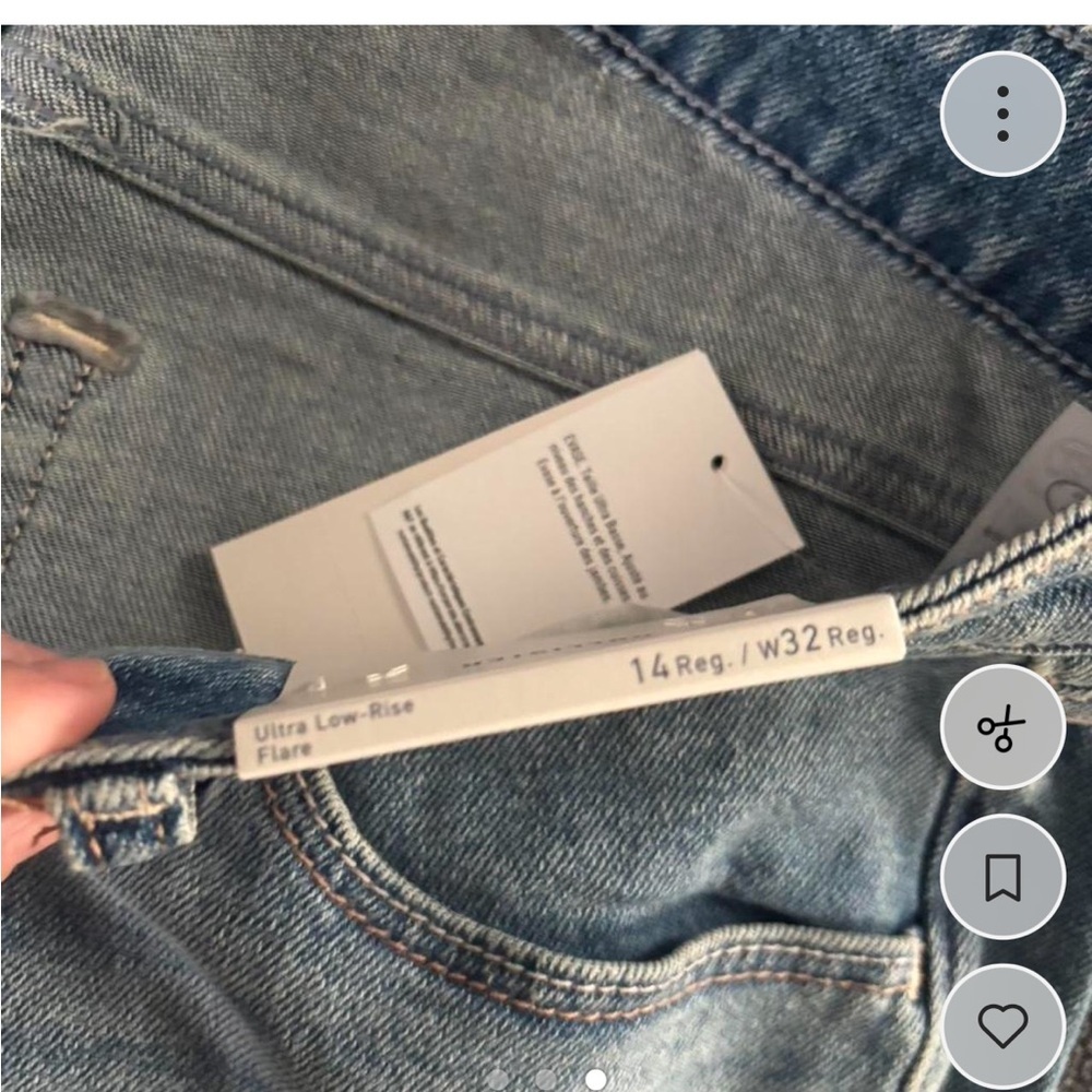 Hollister Women's Dark Blue Flare Jeans NWT - Picture 4 of 4